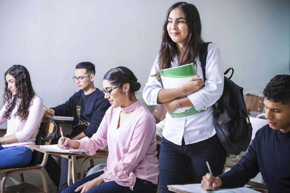 高考分数有限怎么办：兰实大学 vs 国内民办本科怎么选？